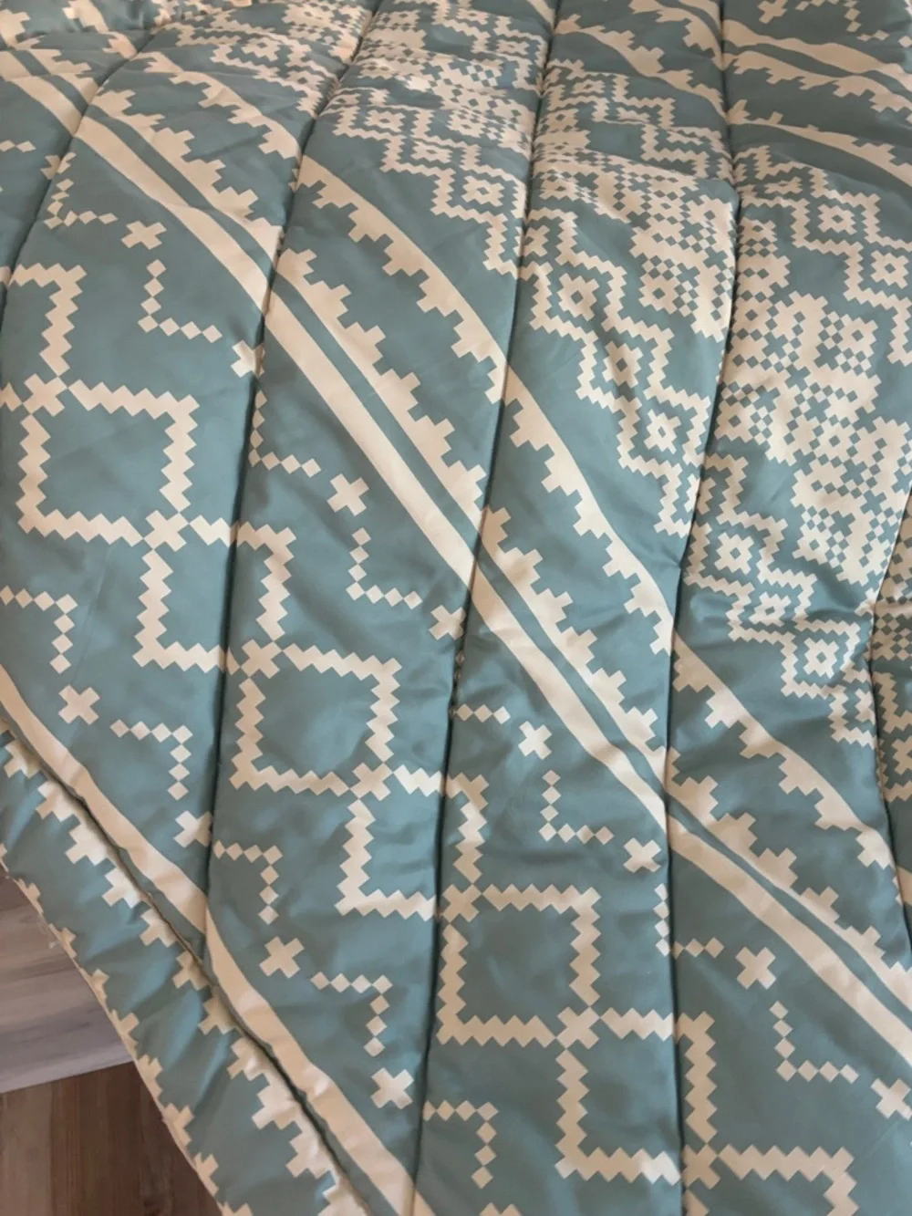The Daily Grind Reversible Geometric Throw Blanket Teal and Cream /Book (New)